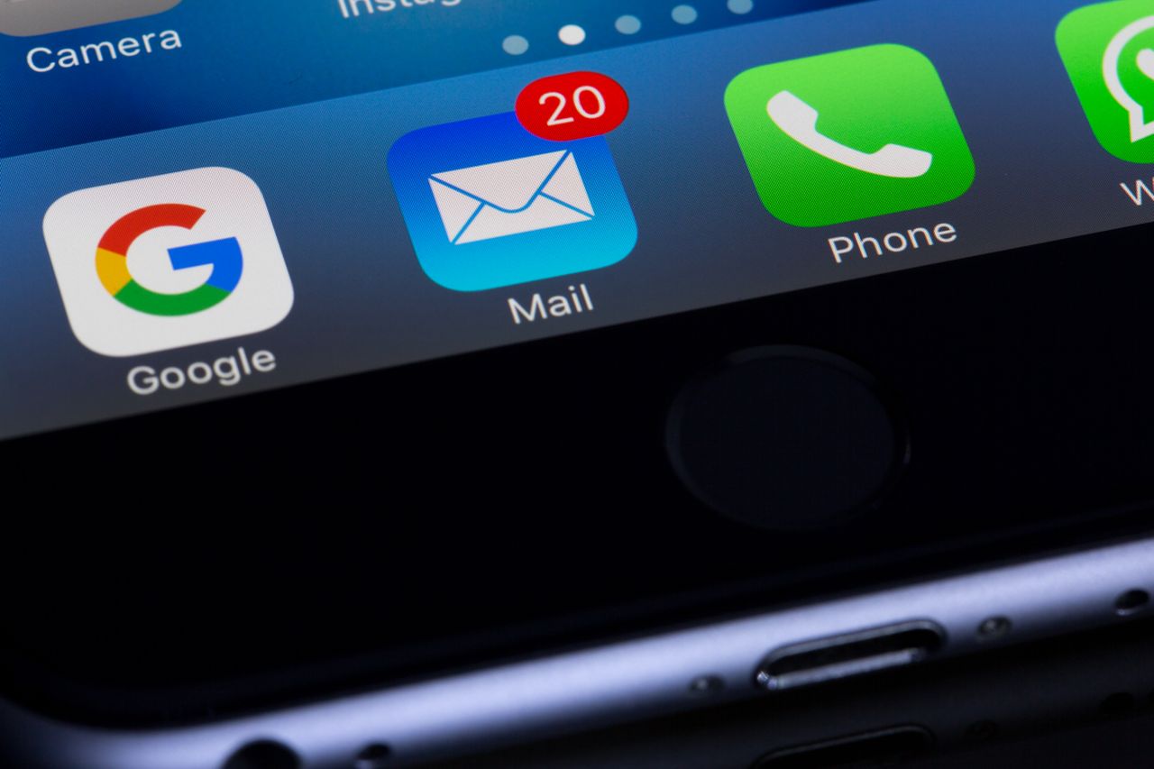 Correo electrónico abierto en la pantalla